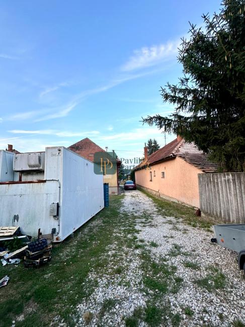 Predaj 3 izbový rodinný dom, pozemok 16á, Nitra