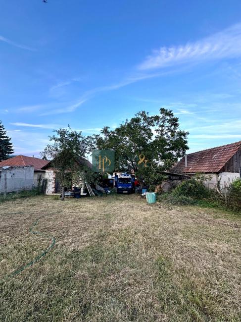 Predaj 3 izbový rodinný dom, pozemok 16á, Nitra