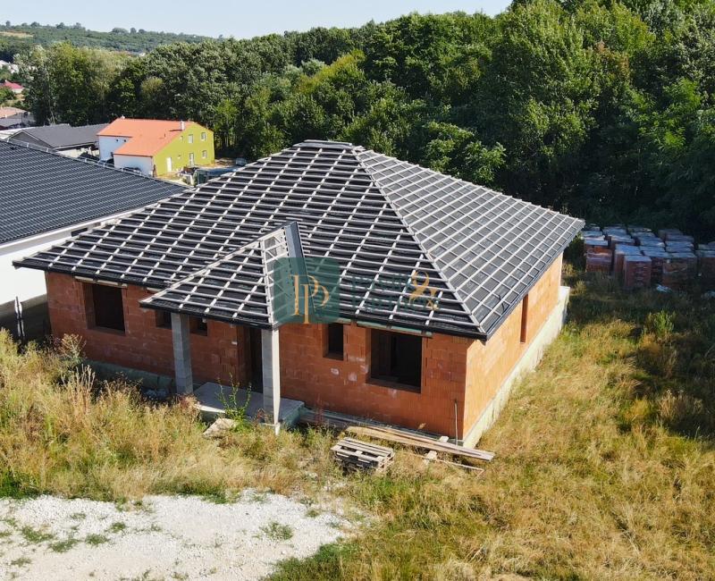 Predaj 5 izb.RD novostavba pri lese M.Lapáš, pozemok 7á