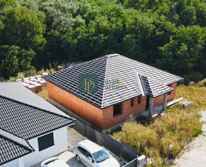 Predaj 5 izb.RD novostavba pri lese M.Lapáš, pozemok 7á