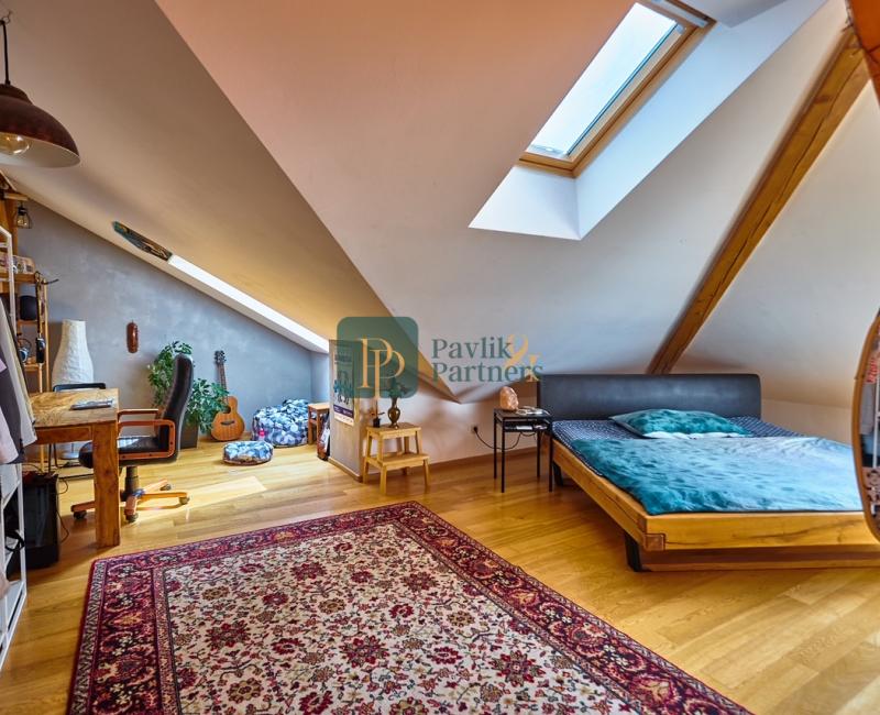 Prenájom nadštandardný 4 izbový rodinný dom, garáž, bazén