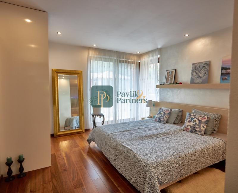 Prenájom nadštandardný 4 izbový rodinný dom, garáž, bazén