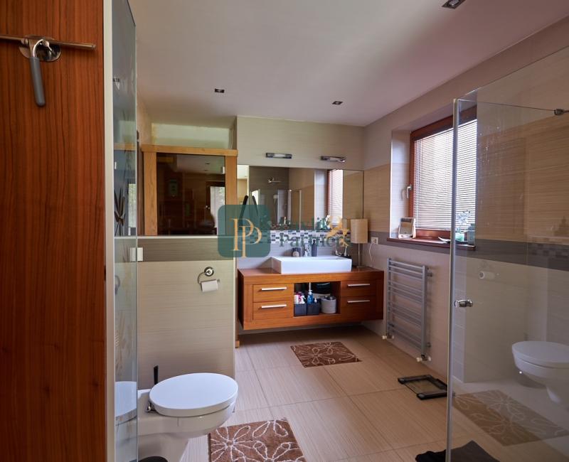 Prenájom nadštandardný 4 izbový rodinný dom, garáž, bazén