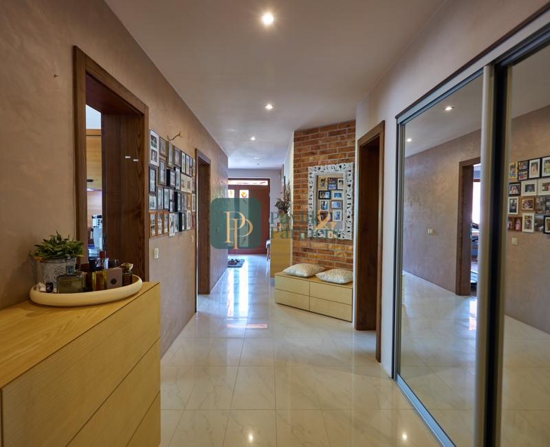 Prenájom nadštandardný 4 izbový rodinný dom, garáž, bazén