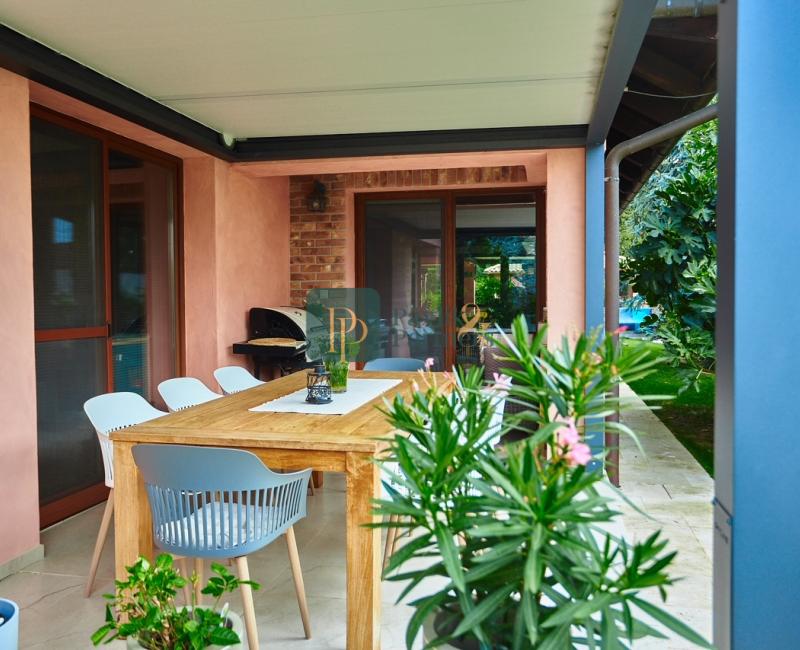 Prenájom nadštandardný 4 izbový rodinný dom, garáž, bazén