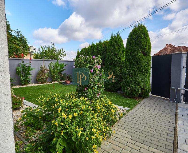 Predaj 4 izbový rodinný dom, 5,5á pozemok, Šoporňa