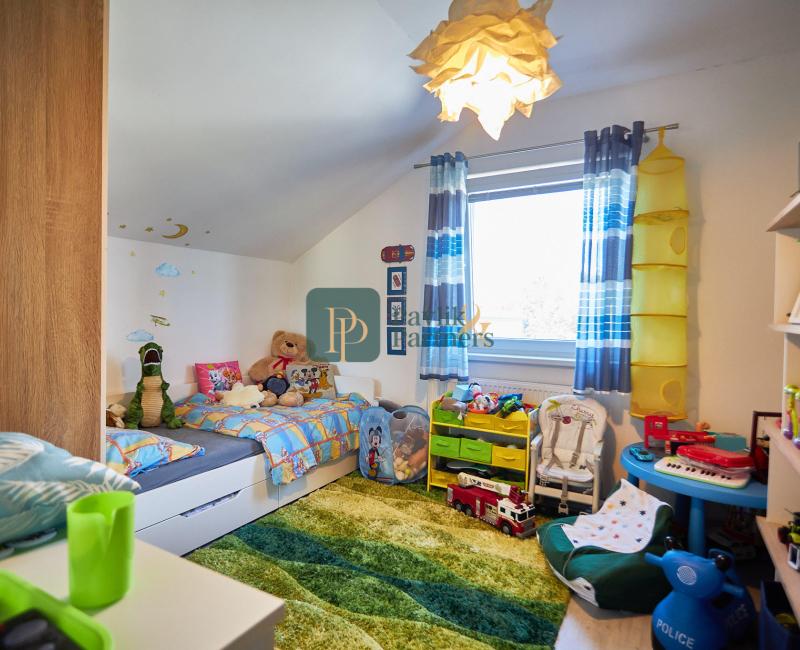 Predaj 4 izbový rodinný dom, 5,5á pozemok, Šoporňa