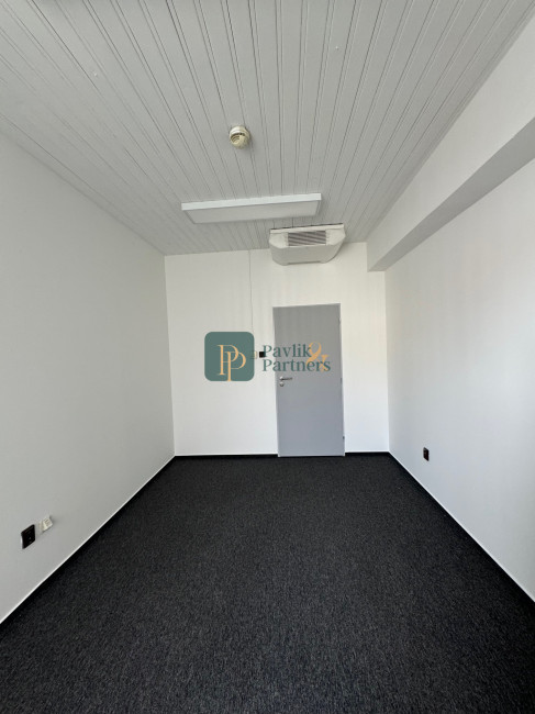 Prenájom kancelársky priestor, úplne centrum mesta, 13m2