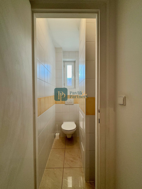 Predaj  2 izbový byt, 67m2, tehla, úplné centrum mesta