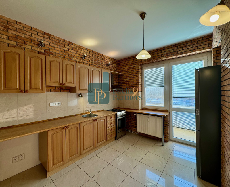 Predaj  2 izbový byt, 67m2, tehla, úplné centrum mesta