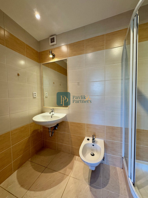 Predaj  2 izbový byt, 67m2, tehla, úplné centrum mesta