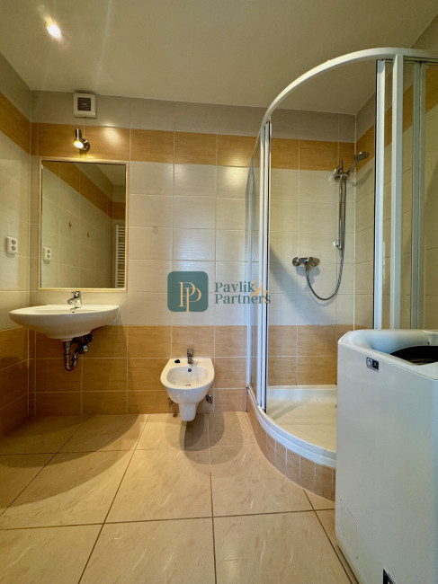 Predaj  2 izbový byt, 67m2, tehla, úplné centrum mesta