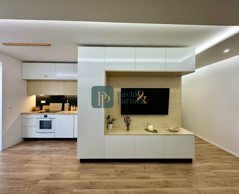 Prenájom krásny 2 izbový byt, novostavba, garážové státie, terasa 5m2