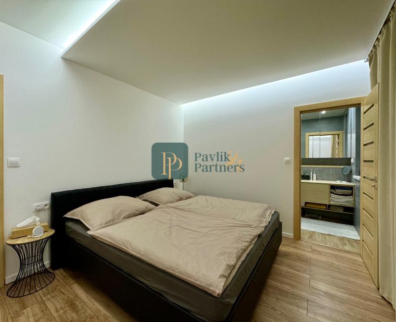 Prenájom krásny 2 izbový byt, novostavba, garážové státie, terasa 5m2