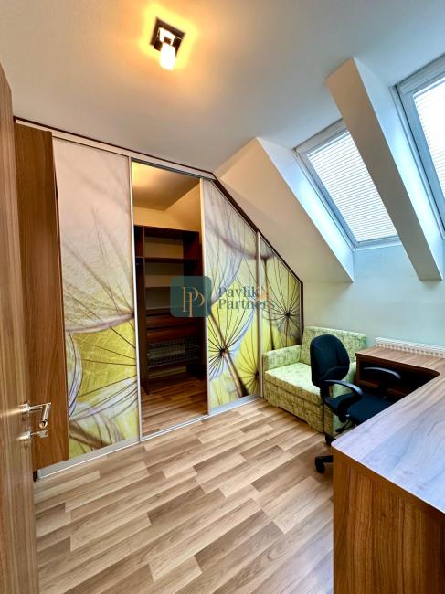 Predaj 3 izb. byt Bojnice, parkovacie miesto, REZERVOVANÉ.