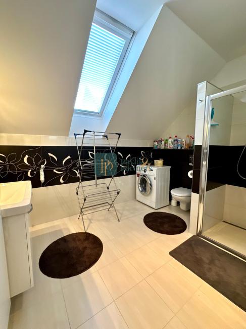 Predaj 3 izb. byt Bojnice, parkovacie miesto, REZERVOVANÉ.