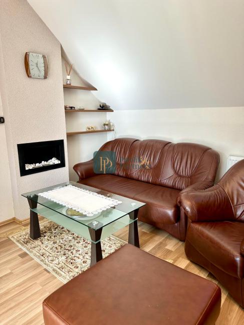 Predaj 3 izb. byt Bojnice, parkovacie miesto, REZERVOVANÉ.