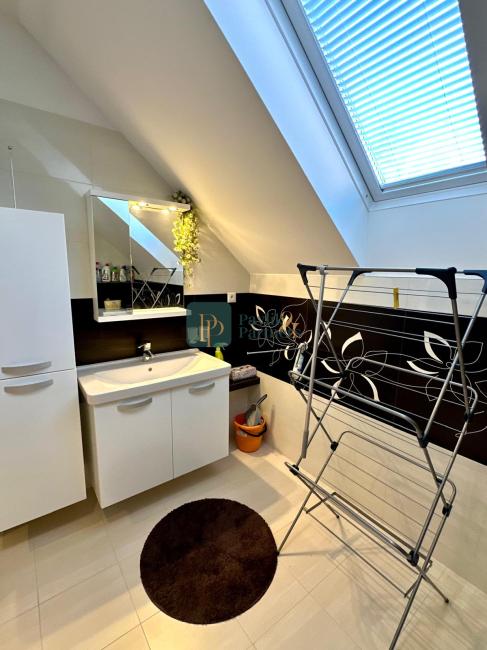 Predaj 3 izb. byt Bojnice, parkovacie miesto, REZERVOVANÉ.