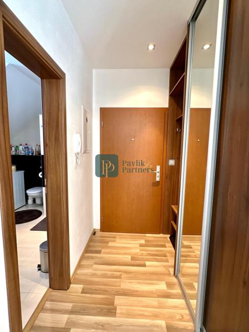 Predaj 3 izb. byt Bojnice, parkovacie miesto, REZERVOVANÉ.