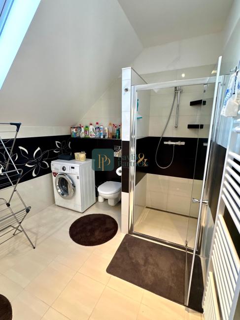 Predaj 3 izb. byt Bojnice, parkovacie miesto, REZERVOVANÉ.