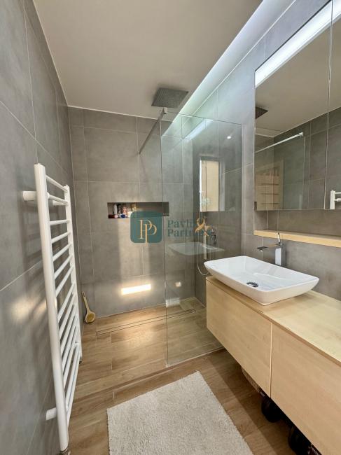 Prenájom krásny 2 izbový byt, novostavba, garážové státie, terasa 5m2