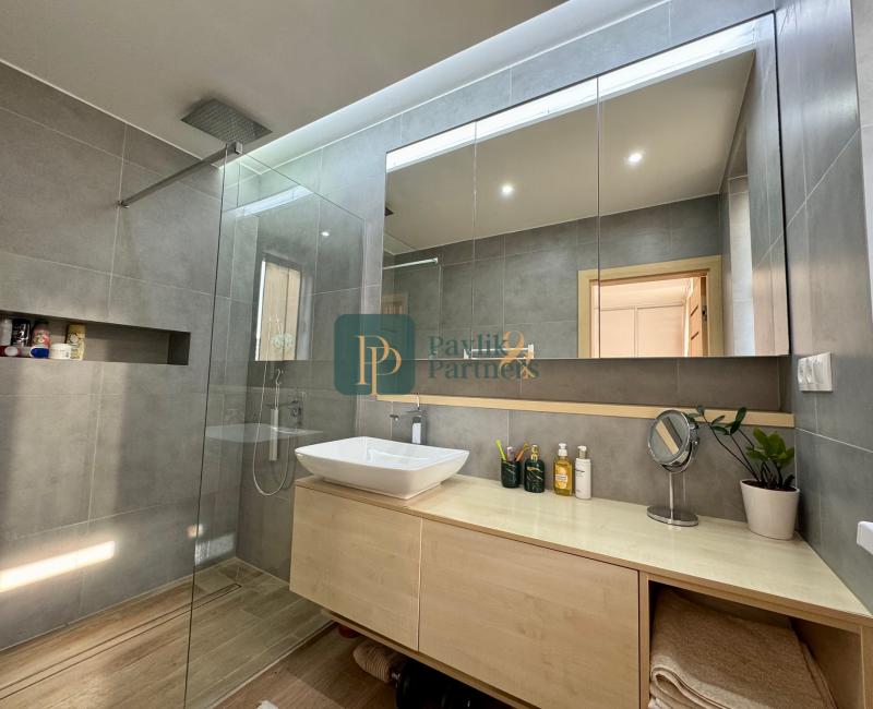 Prenájom krásny 2 izbový byt, novostavba, garážové státie, terasa 5m2