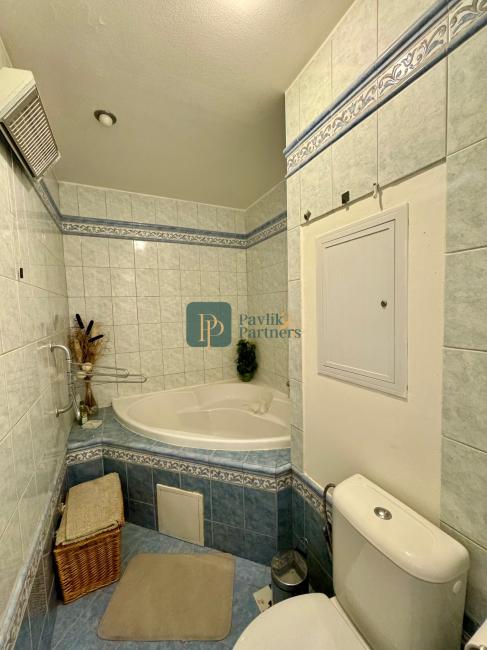 Predaj veľký 2 izbový byt, 2x balkón, Chrenová, zariadený