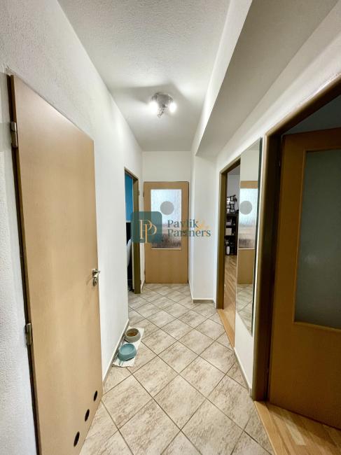 Predaj 3.izbový byt tehlová bytovka, garáž, altánok, bazén