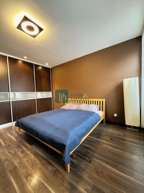 Predaj veľký 2 izbový byt, tehlová bytovka, Nové Mesto