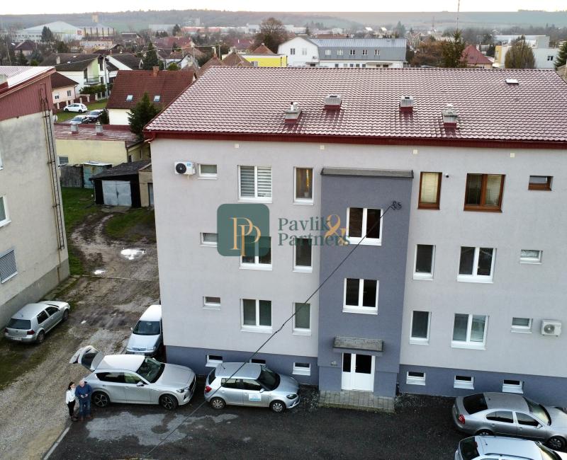 Predaj 3.izbový byt tehlová bytovka, garáž, altánok, bazén