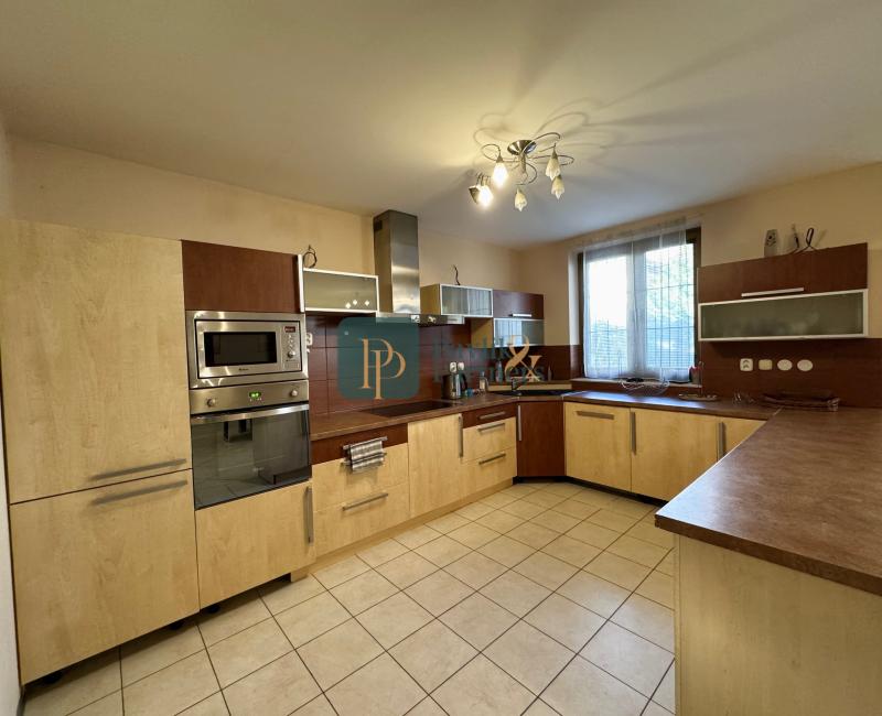 Prenájom 4 izbový RD, Zobor, dvojgaráž