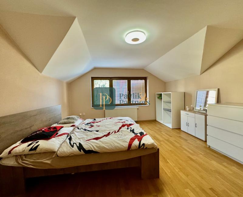 Prenájom 4 izbový RD, Zobor, dvojgaráž