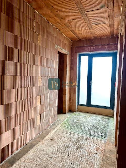 Predaj 5 izbový RD Šurianky, pozemok 5,7á, dvojgaráž EXKLUZÍVNE! NOVÁ CENA!