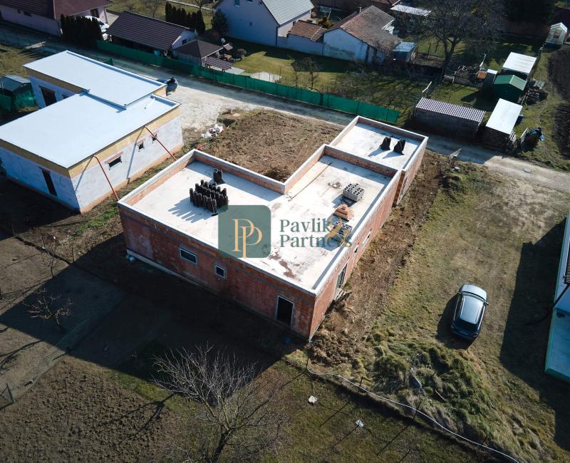 Predaj 5 izbový RD Šurianky, pozemok 5,7á, dvojgaráž EXKLUZÍVNE! NOVÁ CENA!