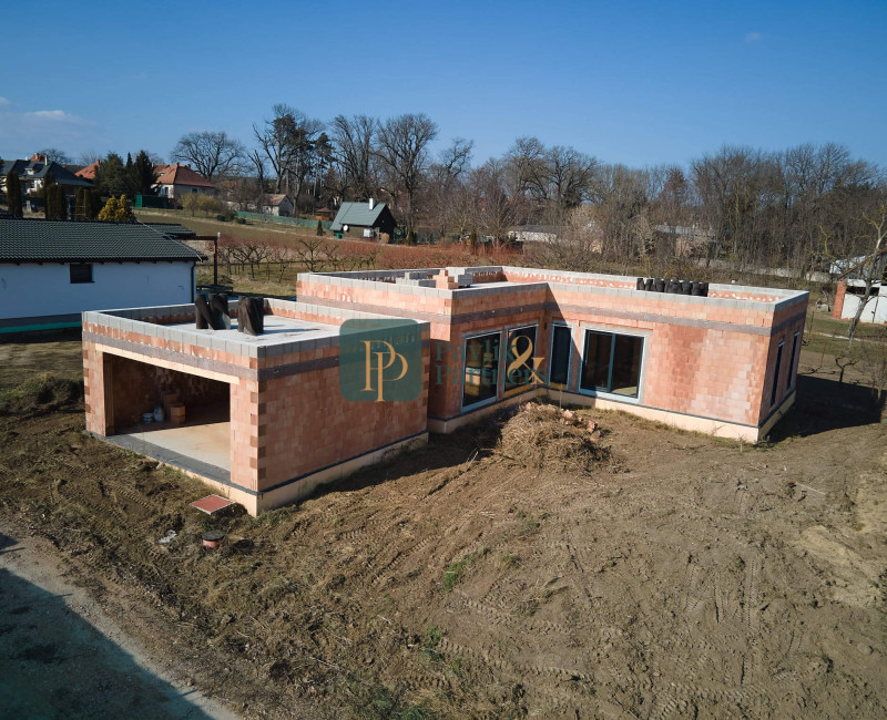 Predaj 5 izbový RD Šurianky, pozemok 5,7á, dvojgaráž EXKLUZÍVNE! NOVÁ CENA!