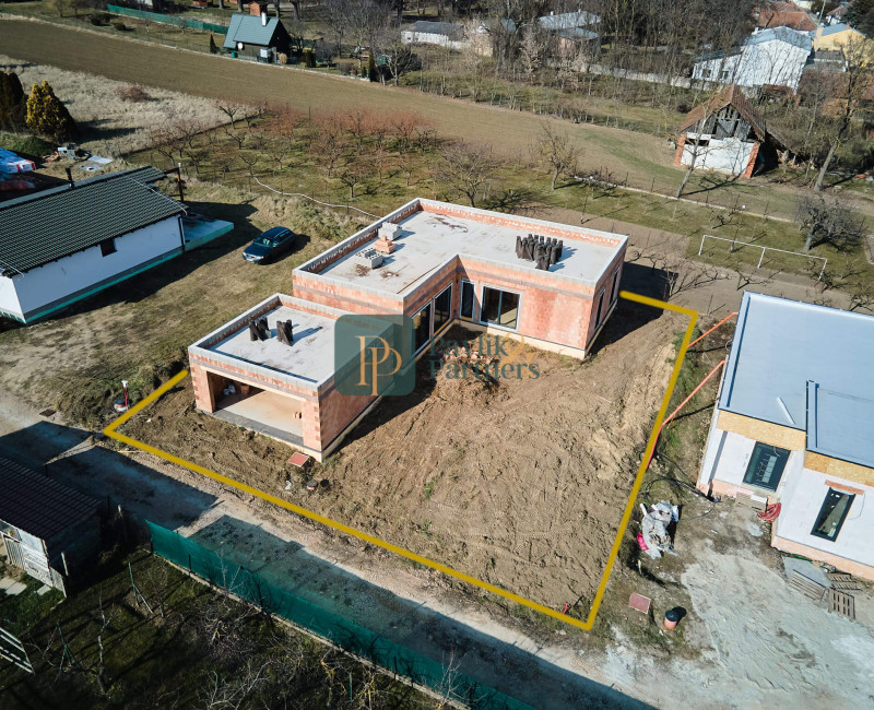 Predaj 5 izbový RD Šurianky, pozemok 5,7á, dvojgaráž EXKLUZÍVNE! NOVÁ CENA!