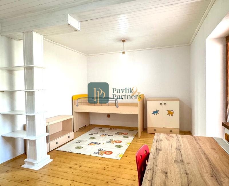 Predaj 3 izbový rodinný dom, 4,5á pozemok, Nitra