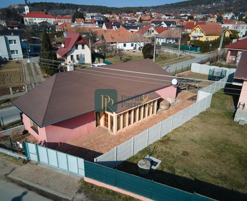 Predaj 3 izbový rodinný dom, 4,5á pozemok, Nitra