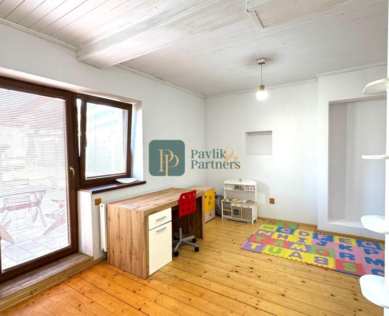 Predaj 3 izbový rodinný dom, 4,5á pozemok, Nitra