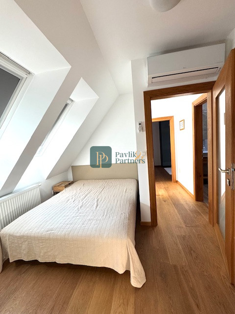 Prenájom 3 izbový mezonetový byt, zariadený, balkón, centrum, parkovanie vo dvore