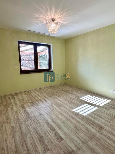 Predaj 4izb.rodinný dom Nitra, pozemok 9á, domček 50m2 na záhrade