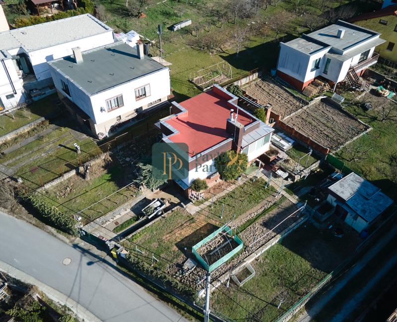 Predaj 3 izbový rodinný dom, 5,4á pozemok, Zobor, všetky IS