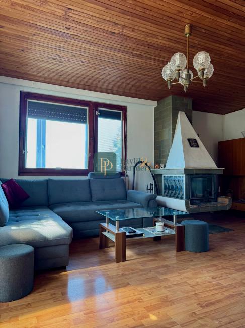 Predaj 3 izbový rodinný dom, 5,4á pozemok, Zobor, všetky IS