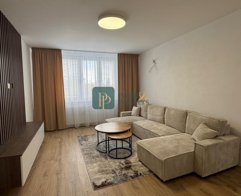 Prenájom krásny 2 izbový byt, bude kompletne zariadený, balkón