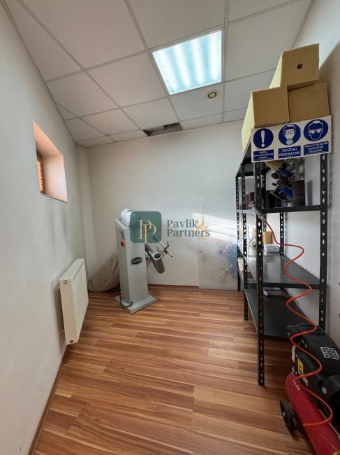 Prenájom kancelárske priestory, centrum mesta, 211 m2, parkovanie