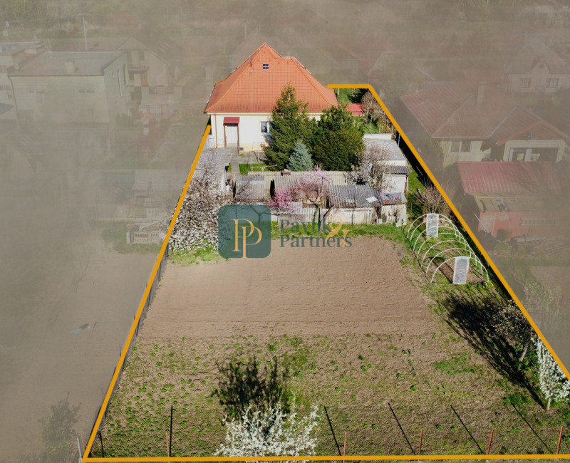 Predaj 3 izbový rodinný dom, garáž, 11,5á pozemok, pri Nitre EXKLUZÍVNE!