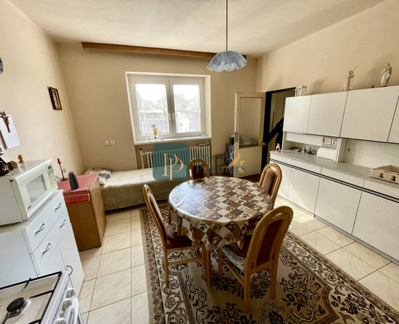 Predaj 3 izbový rodinný dom, garáž, 11,5á pozemok, pri Nitre EXKLUZÍVNE!