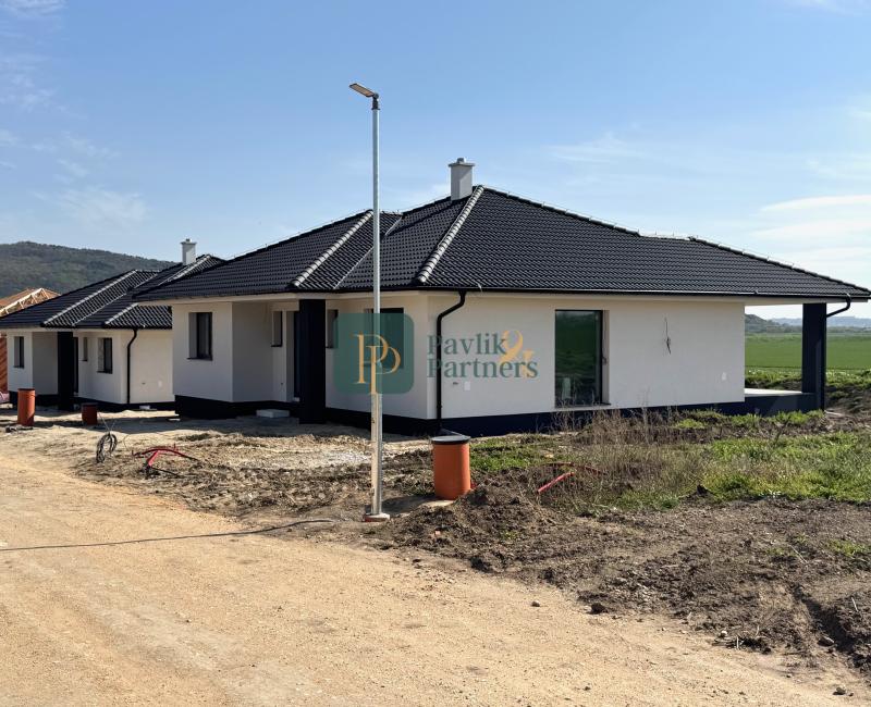 Predaj 4 izbová novostavba, 6,5á pozemok, krásne výhľady, Jelšovce