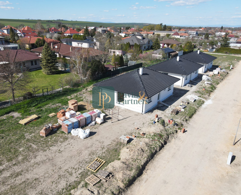 Predaj 4 izbový rodinný dom, novostavba, 5á pozemok, Jelšovce