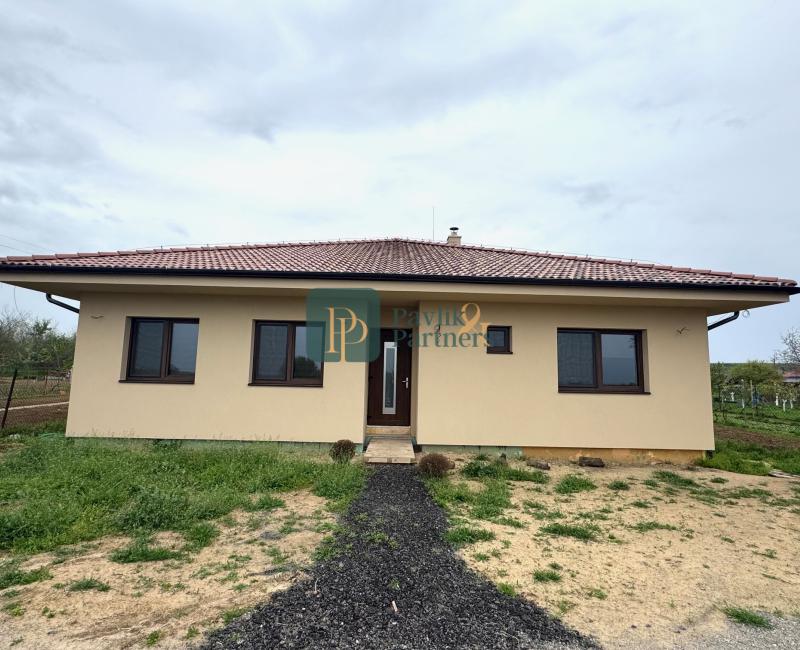 Predaj 4 izbová novostavba RD, 659m2 pozemok, pri Nitre